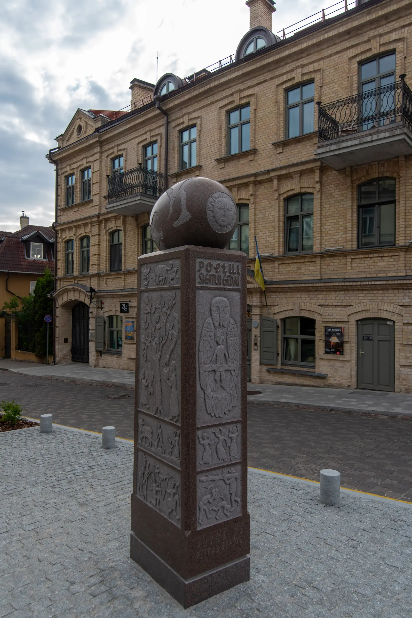 Žybartuva_paminklas Sigitui Gedai_Uzupis 1