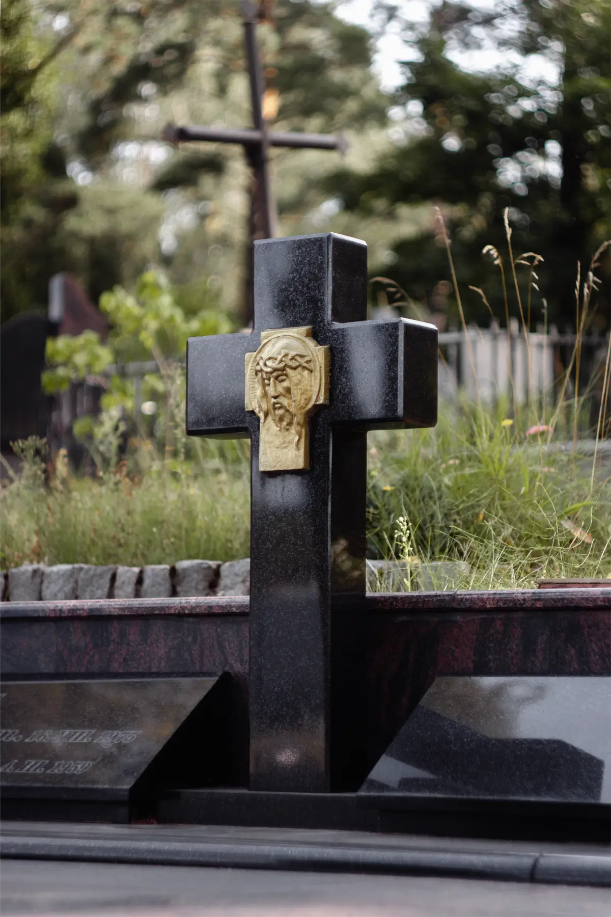 Zybartuva triju daliu paminklas