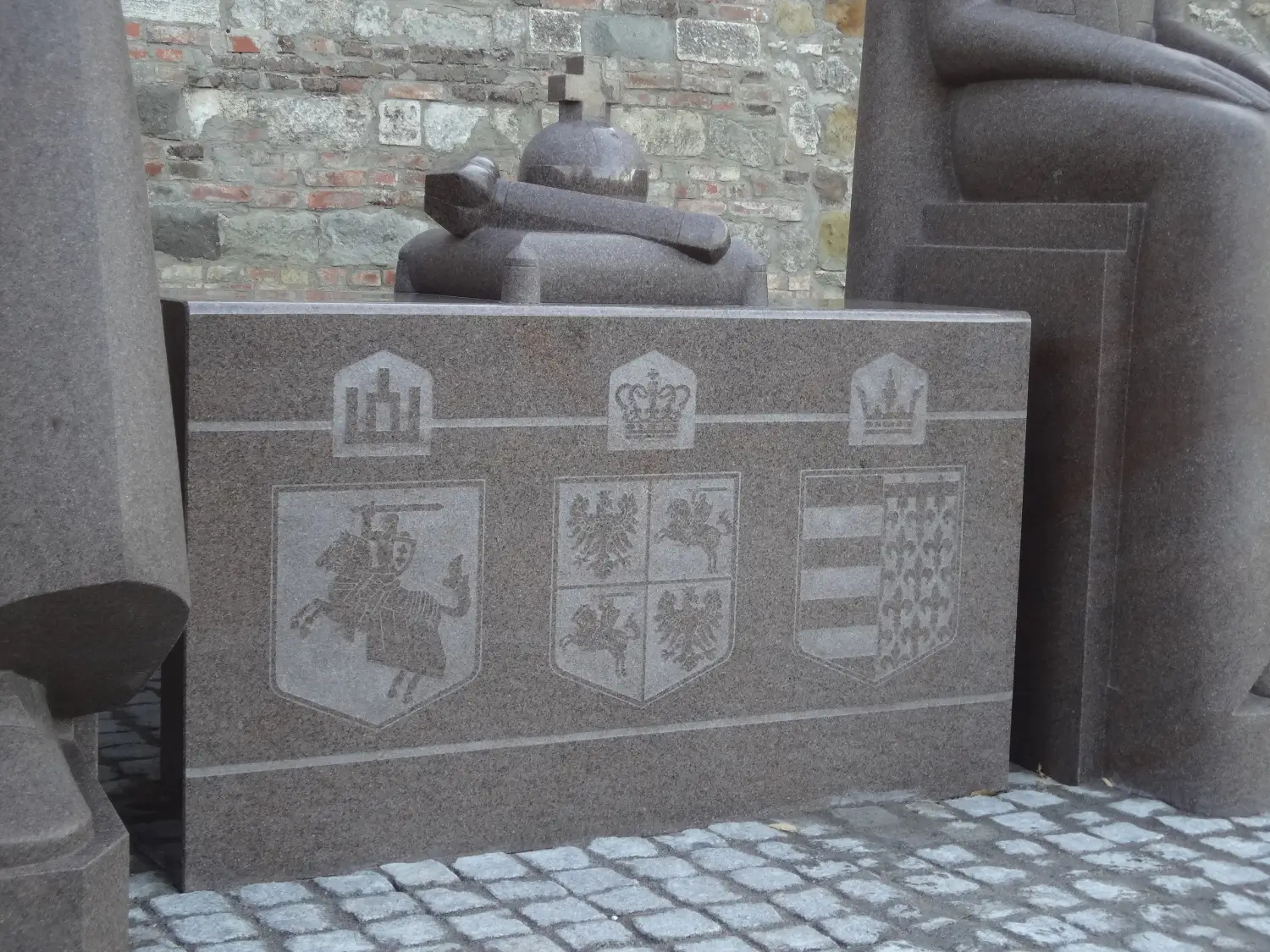 Zybartuva_Jogailos ir Jadvygos paminklas Budapešte